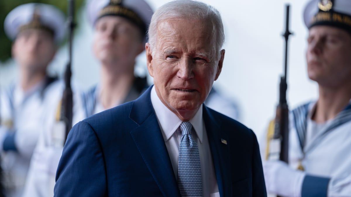 Democrats In Panic: Joe Biden Weighs Preemptive Pardons